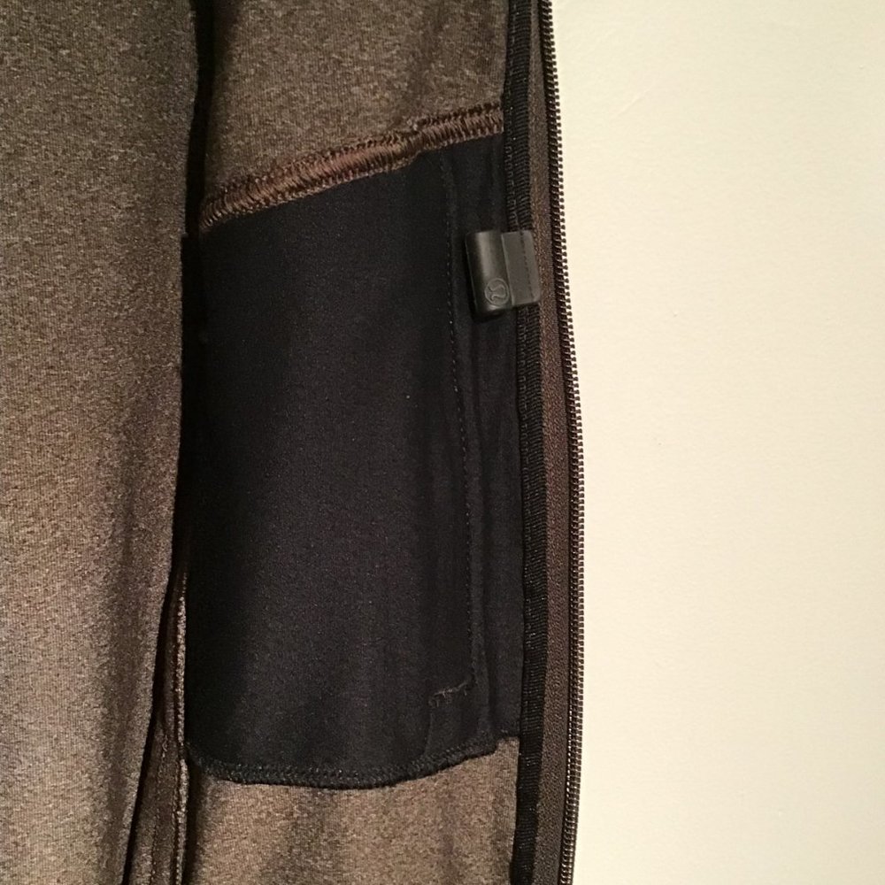 Men's Lululemon Zip Up Hooded Jacket Size S - Picture 11 of 12